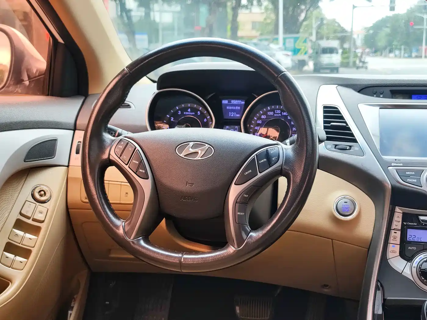 Hyundai Langdong 2013 1.6L Automatic Premium фото 10