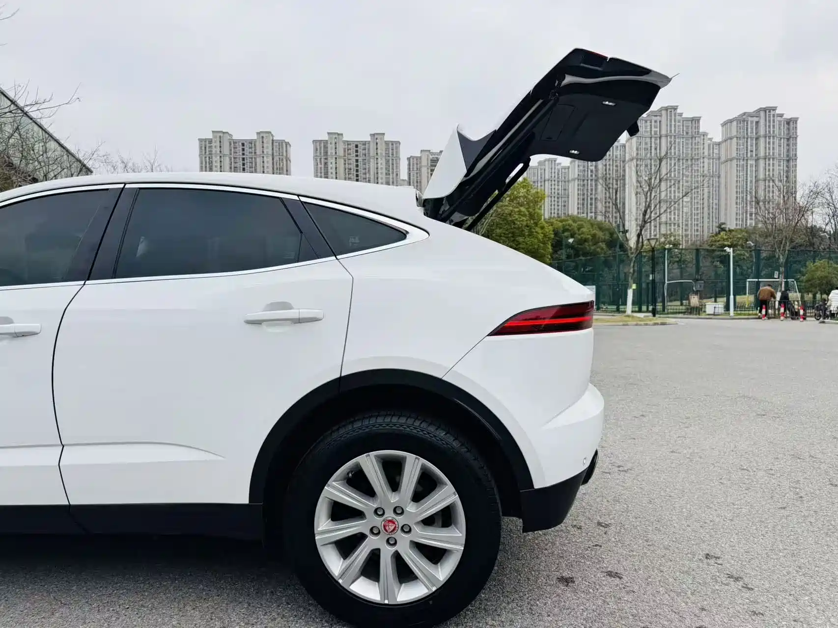 Photo 19 - Jaguar E-PACE