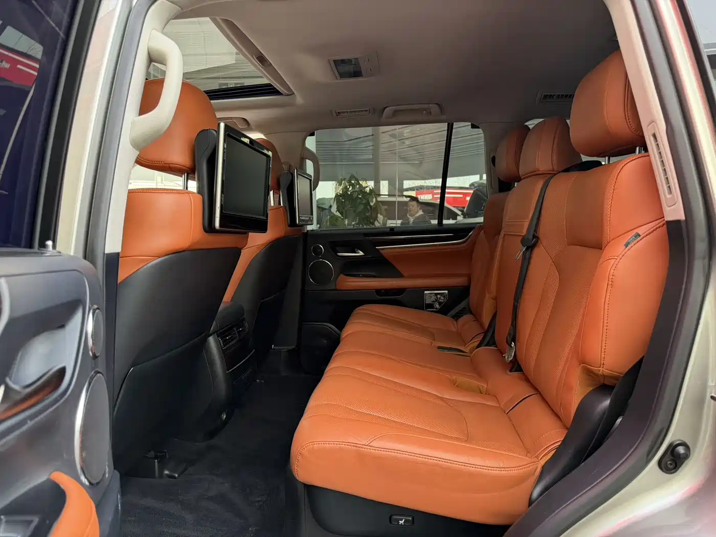 Lexus LX 2016 570 Luxury Premium Edition фото 7