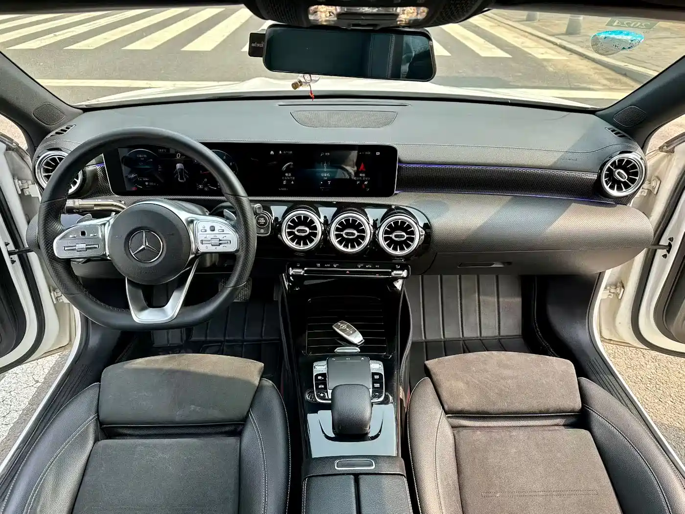 Mercedes-Benz A-Class 2020 A 200 L Sport Sedan фото 8