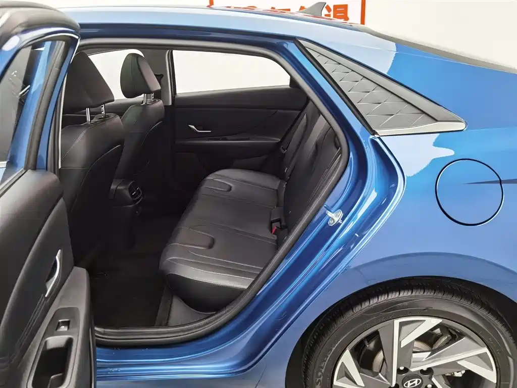 MODERN ELANTRA