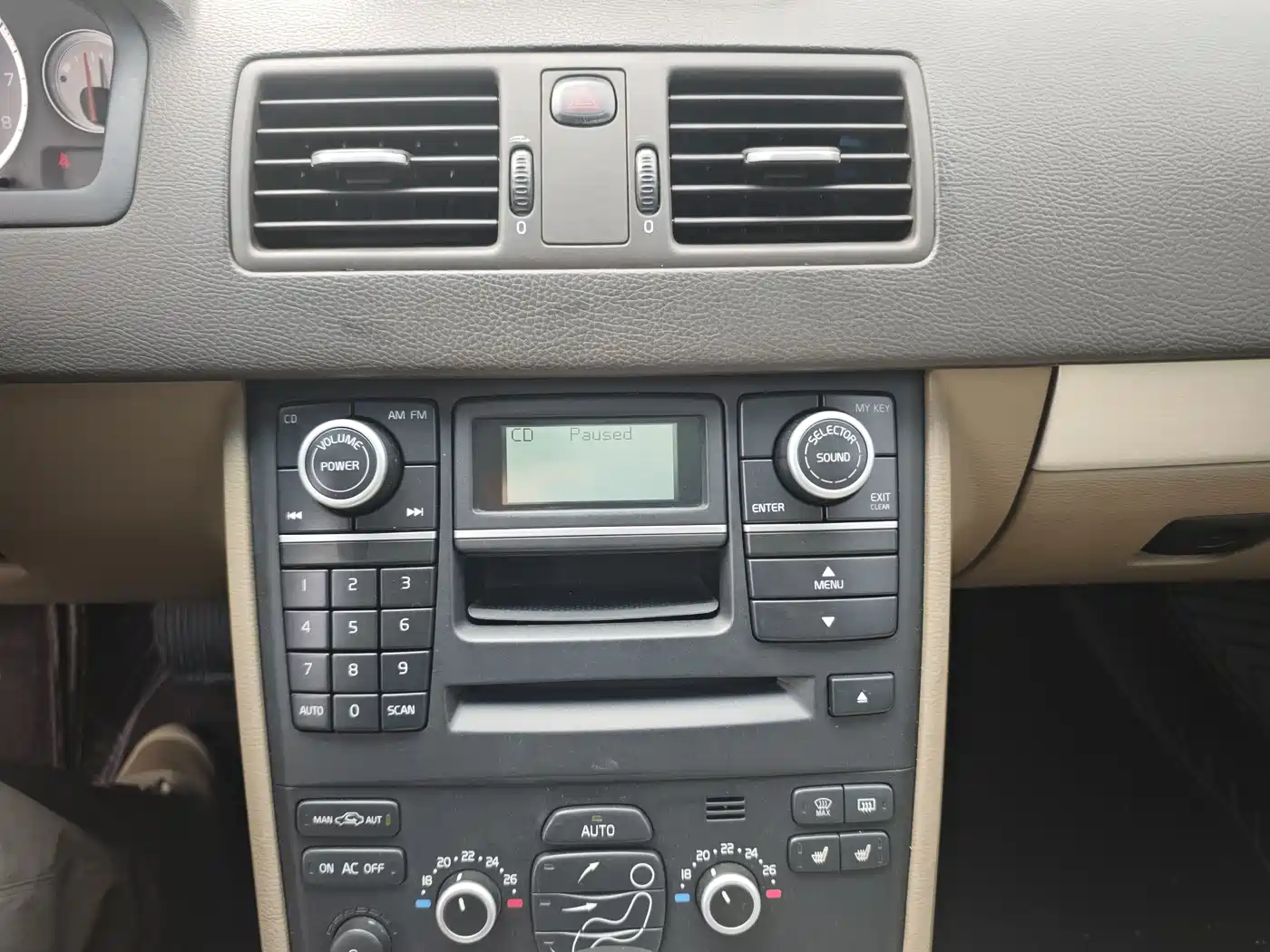 Volvo XC Classic 2015 2014 T5 Luxury Edition