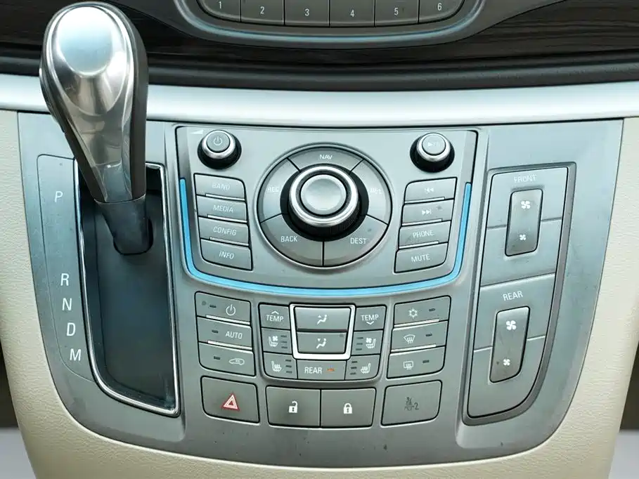 Buick GL8 2013 3.0L XT Luxury Business Flagship Edition фото 19