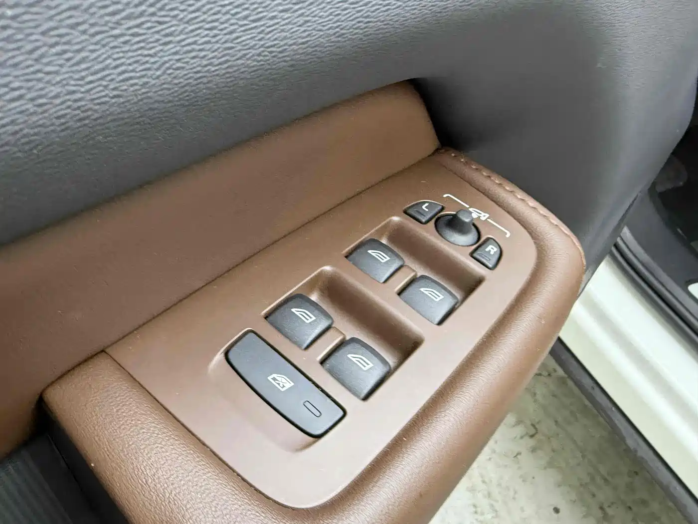 VOLVO XC60 PLUG IN HYBRID