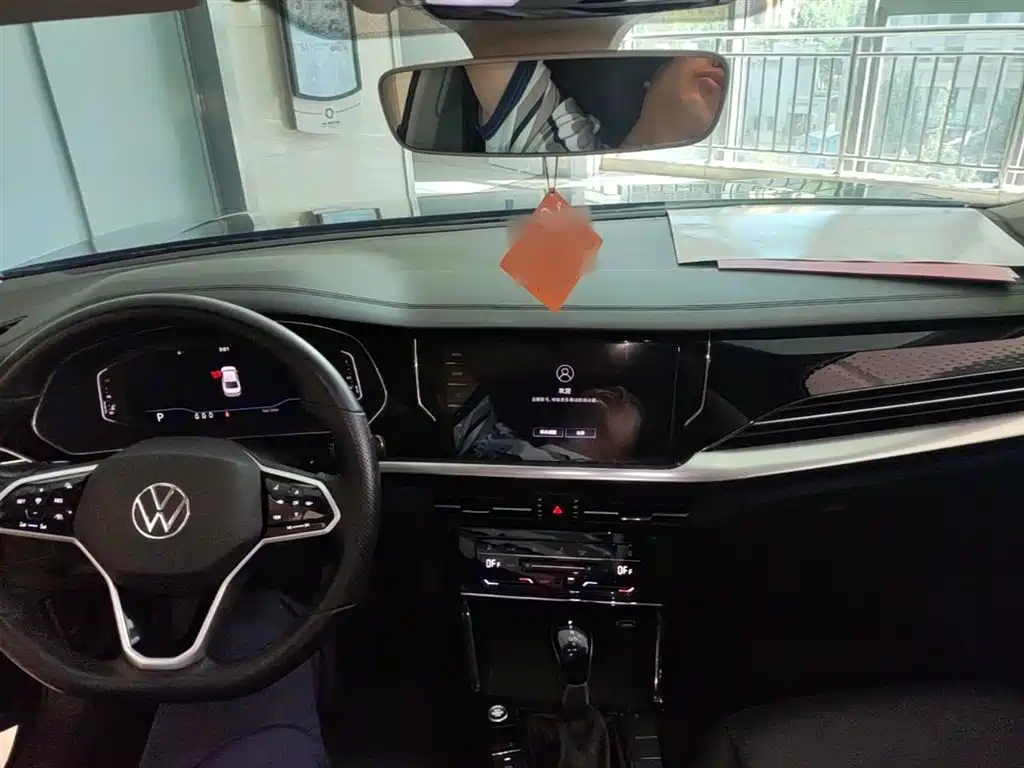 Volkswagen Passat 2022 330TSI Starlight Luxury Edition фото 10