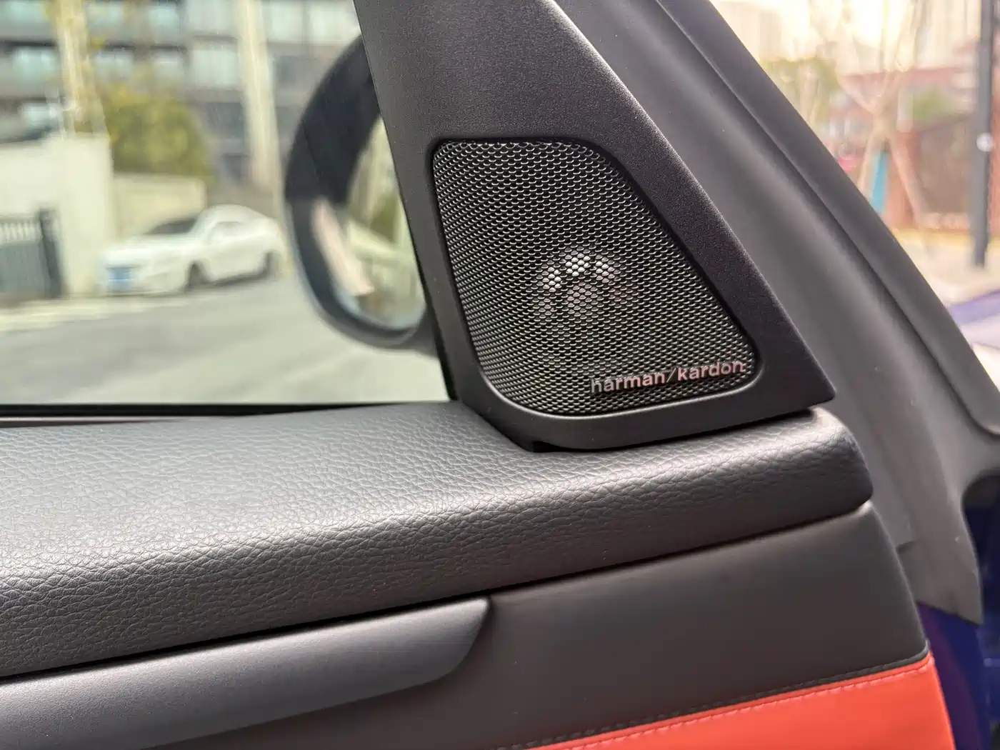 BMW M3 2011 M3 Coupe Carbon Fiber Roof Edition фото 9
