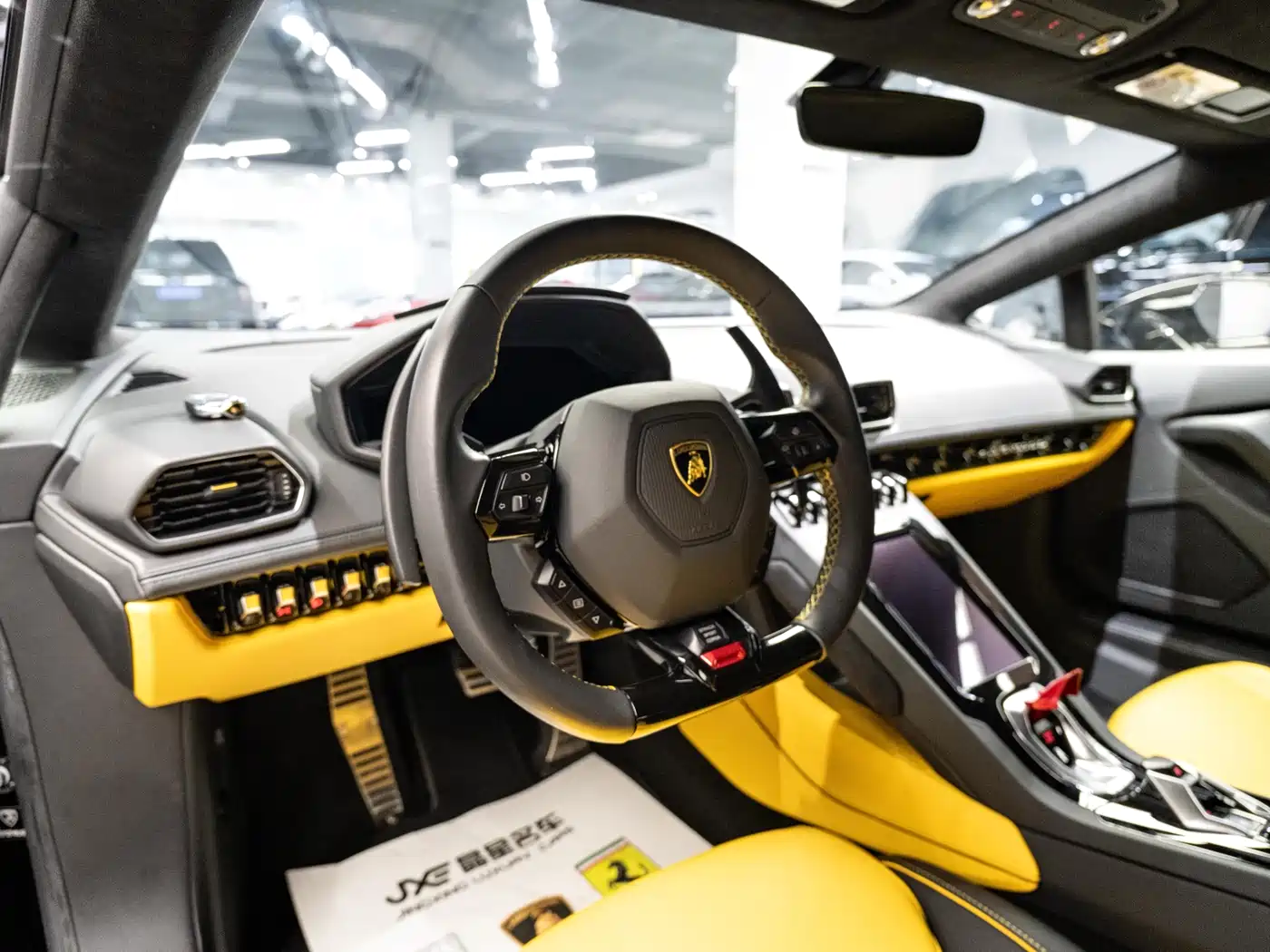 LAMBORGHINI HURACÁN