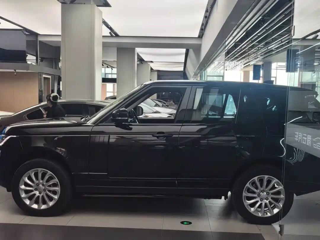 Land Rover Range Rover 2019 3.0 SCV6 Heritage Edition фото 4