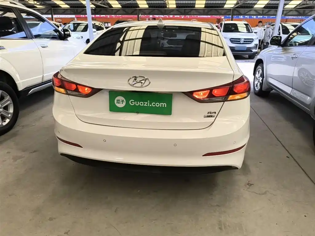 Hyundai Elantra 2016 Model 1.6L Automatic Smart Elite фото 6