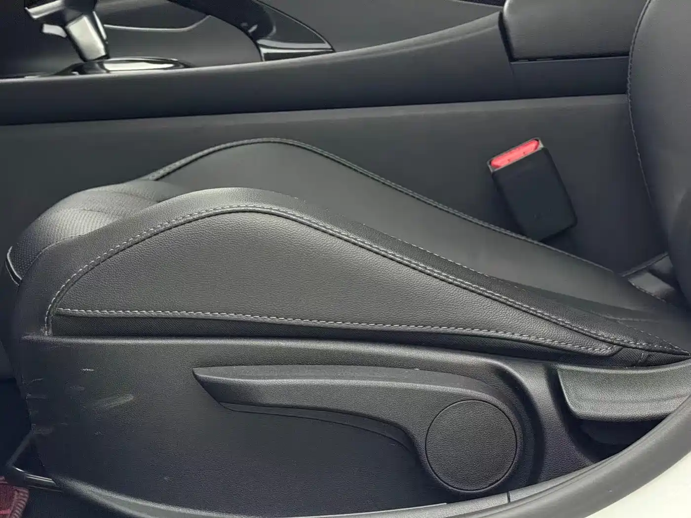 Hyundai Elantra 2022 1.5L CVT GLX Elite Edition фото 10