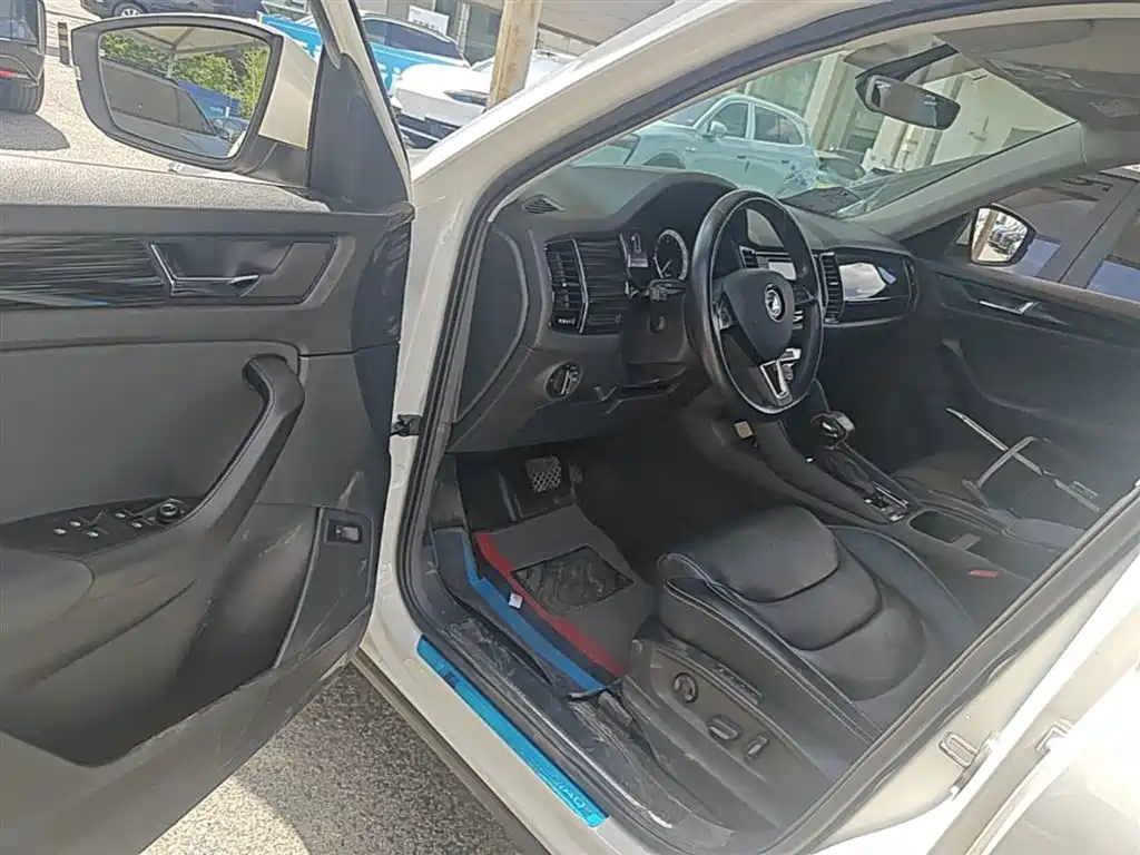 Škoda Kodiaq 2017 TSI330 7-seater 2WD Luxury Edition фото 16