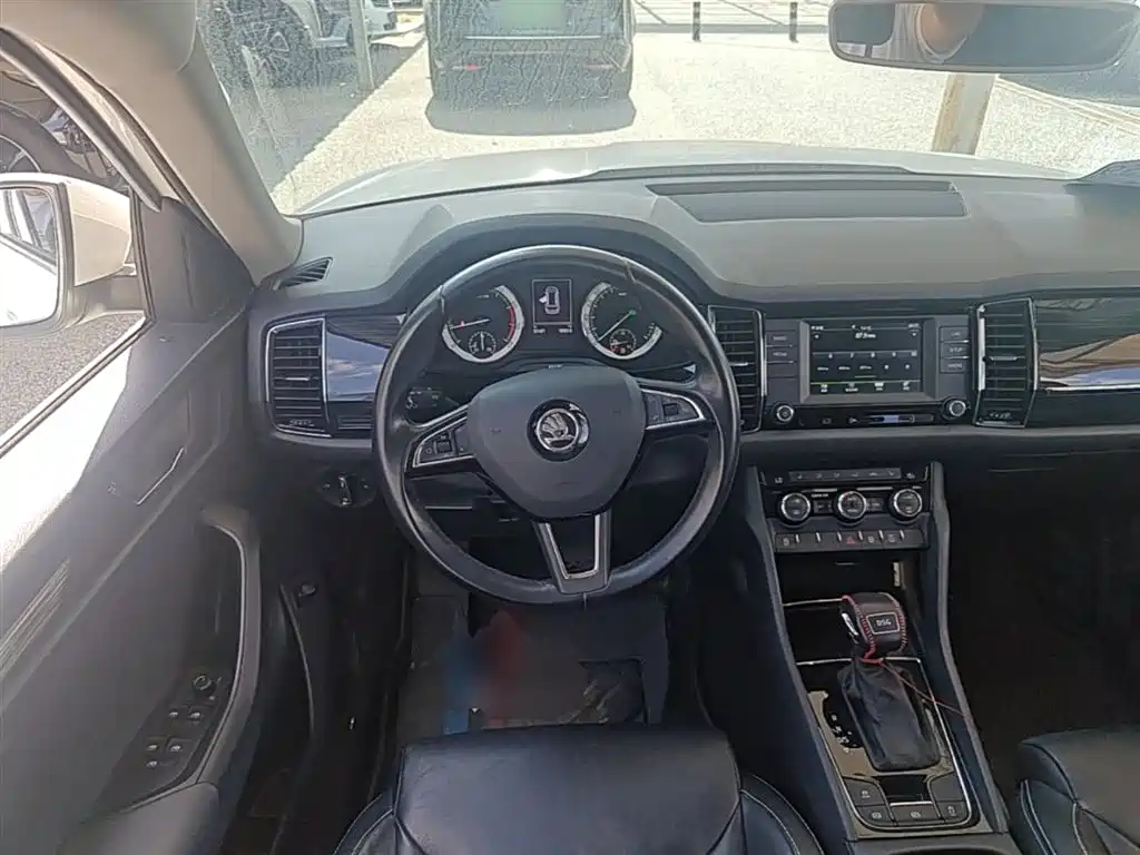 Škoda Kodiaq 2017 TSI330 7-seater 2WD Luxury Edition фото 11