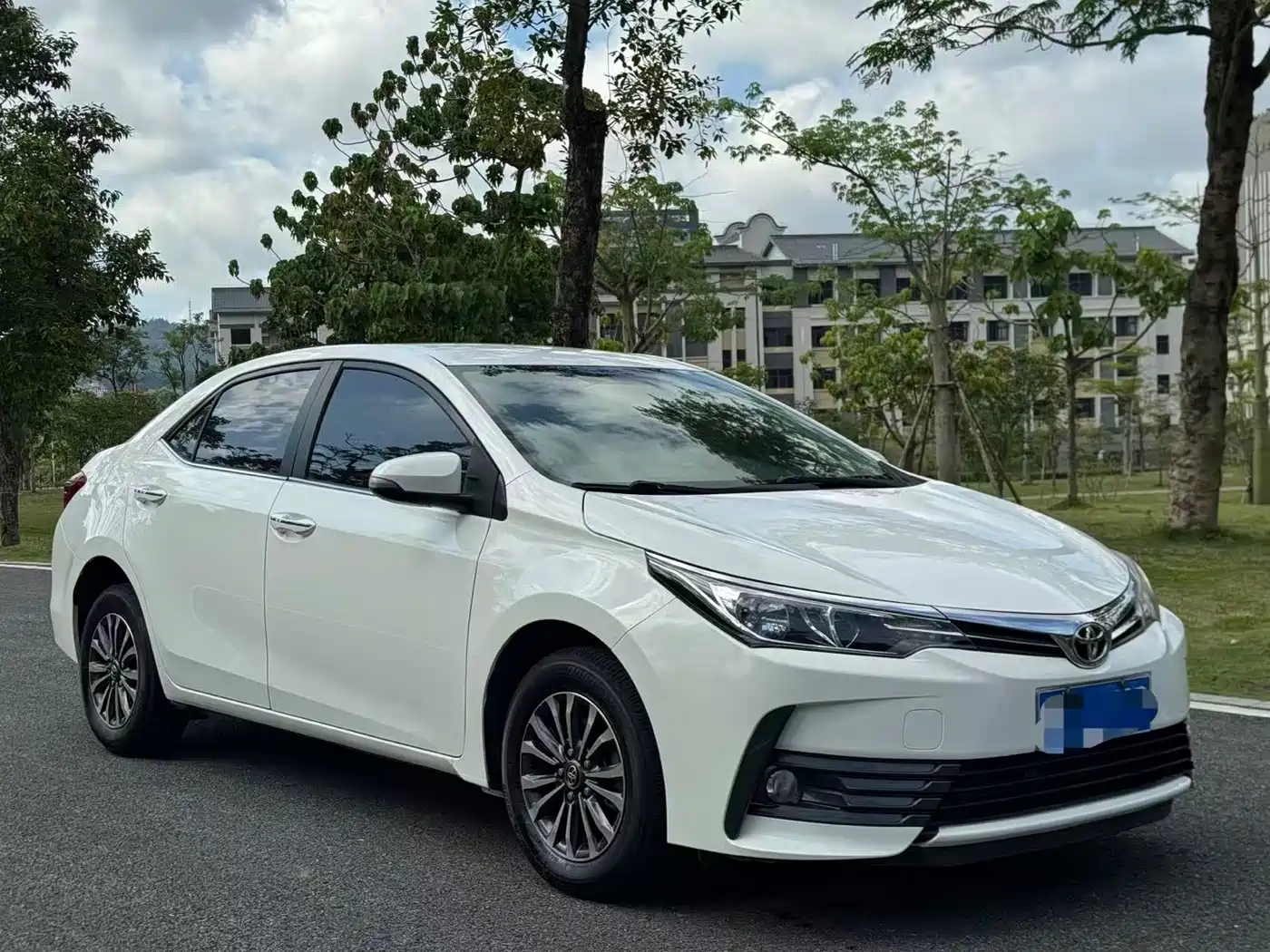 Toyota Corolla 2017 Facelift 1.2T S-CVT GL фото 3