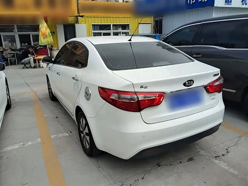 Kia K2 2012 Sedan 1.4L AT GLS Commemorative Edition фото 5