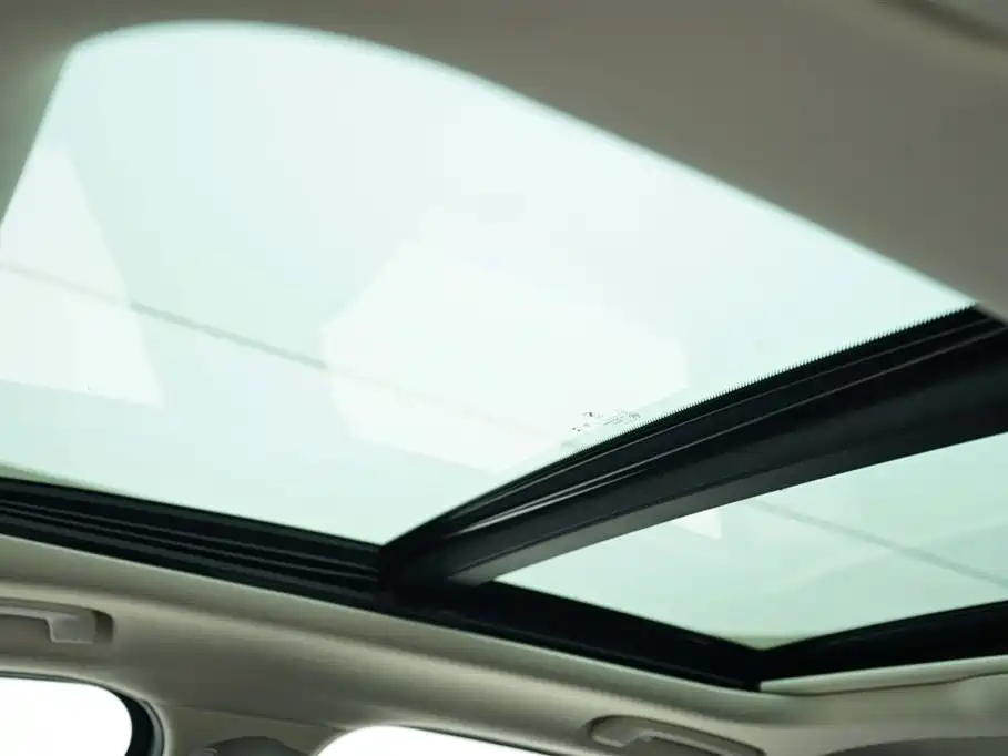 BMW 3 Series 2024 325Li M Sport Package фото 12