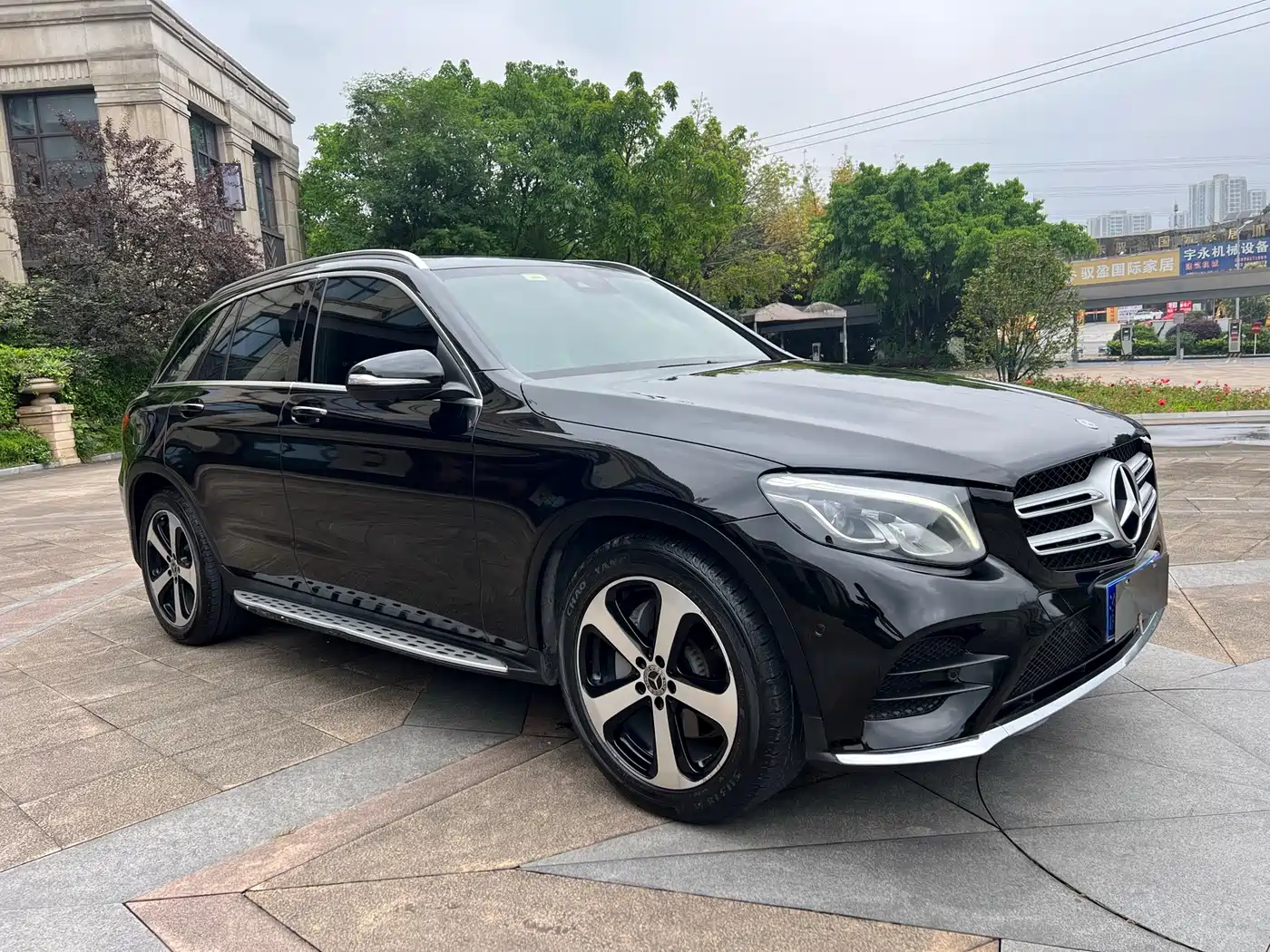 Mercedes-Benz GLC 2018 Facelift GLC 260 4MATIC Luxury фото 3