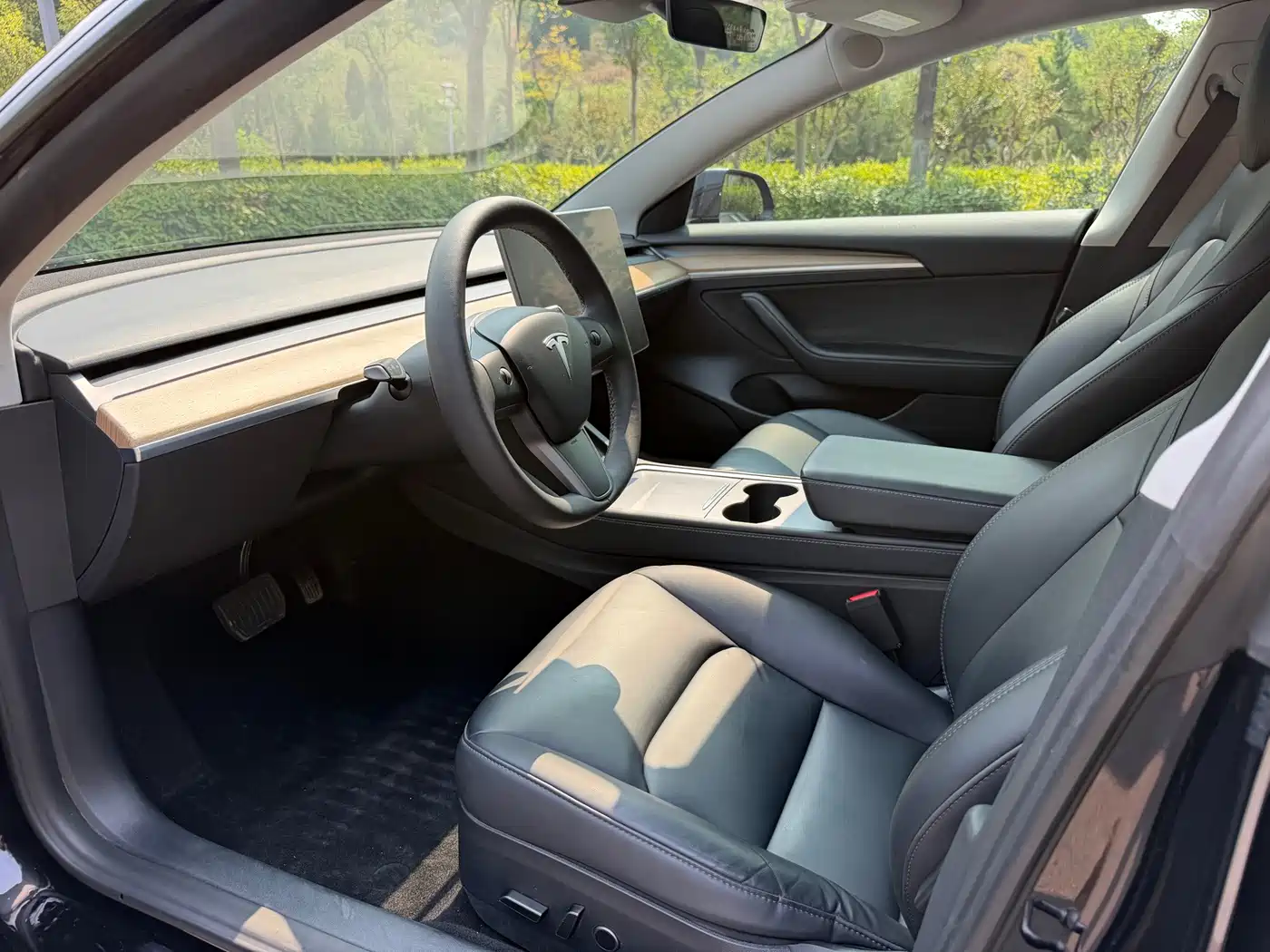 Фото 4 - Tesla Model 3