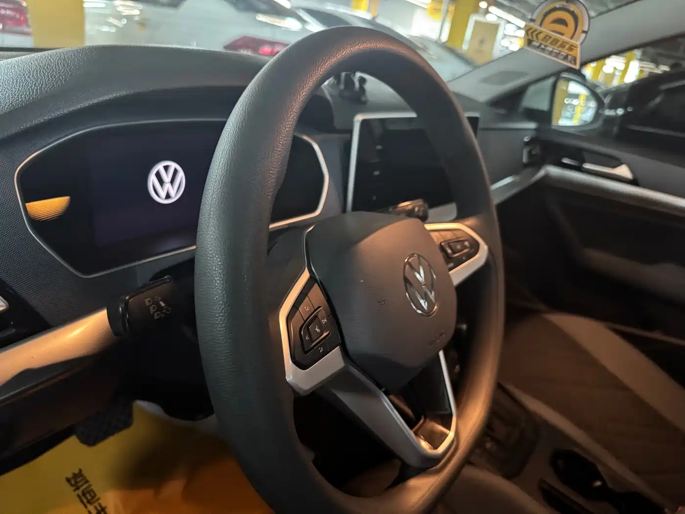 Volkswagen Lavida 2023 Facelift 1.5L Auto Comfort Edition фото 3