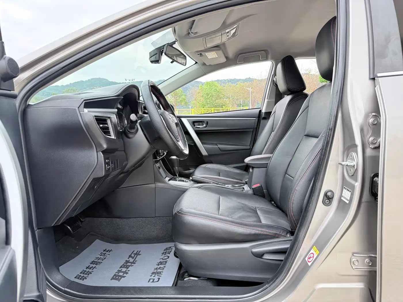 Toyota Corolla 2014 1.6L CVT GL фото 8