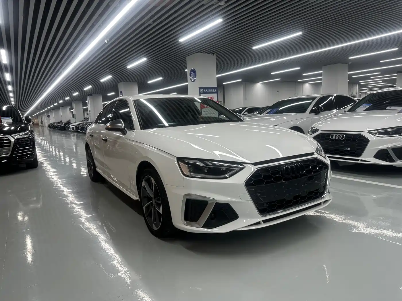 Audi A4L 2020 40 TFSI Fashion Dynamic Edition фото 3