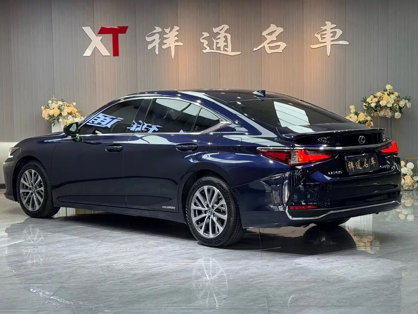 Lexus ES 2021 300h Excellence Edition фото 8