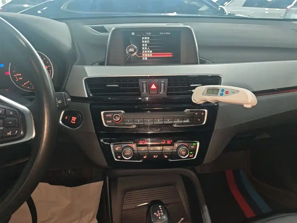 BMW X1 2016 sDrive18Li Premium Model фото 13