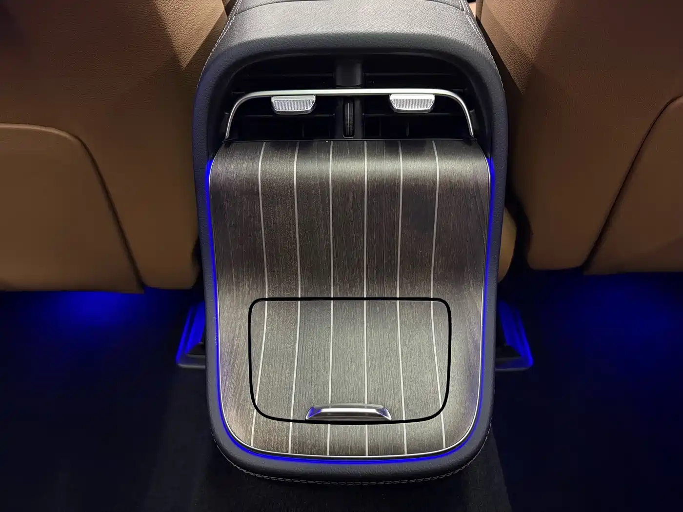 Mercedes-Benz E-Class 2024 E 300 L Fashion фото 20
