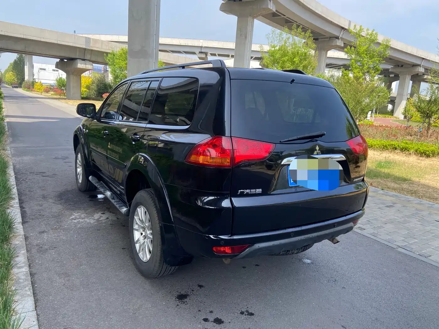 Mitsubishi Pajero Sport 2013 3.0L Automatic 2WD Luxury фото 2