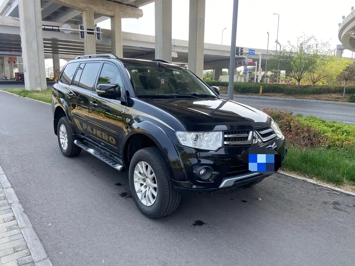 Mitsubishi Pajero Sport 2013 3.0L Automatic 2WD Luxury фото 4