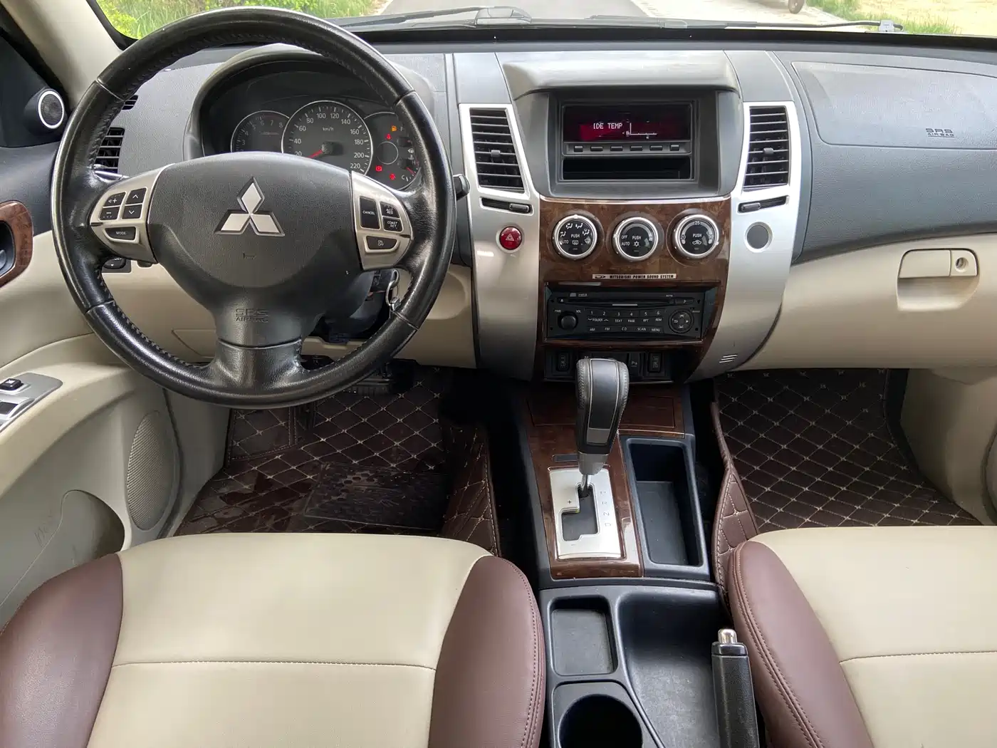 Mitsubishi Pajero Sport 2013 3.0L Automatic 2WD Luxury фото 10