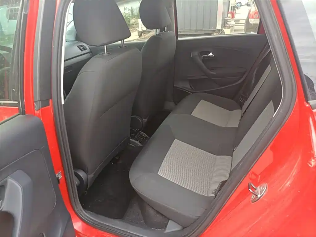 Volkswagen Polo 2016 1.4L Manual Trend фото 17