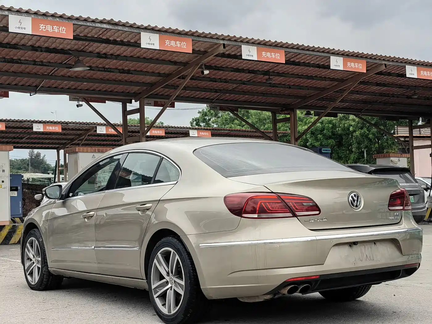 Volkswagen FAW-Volkswagen CC 2016 Model 1.8TSI Premium фото 4