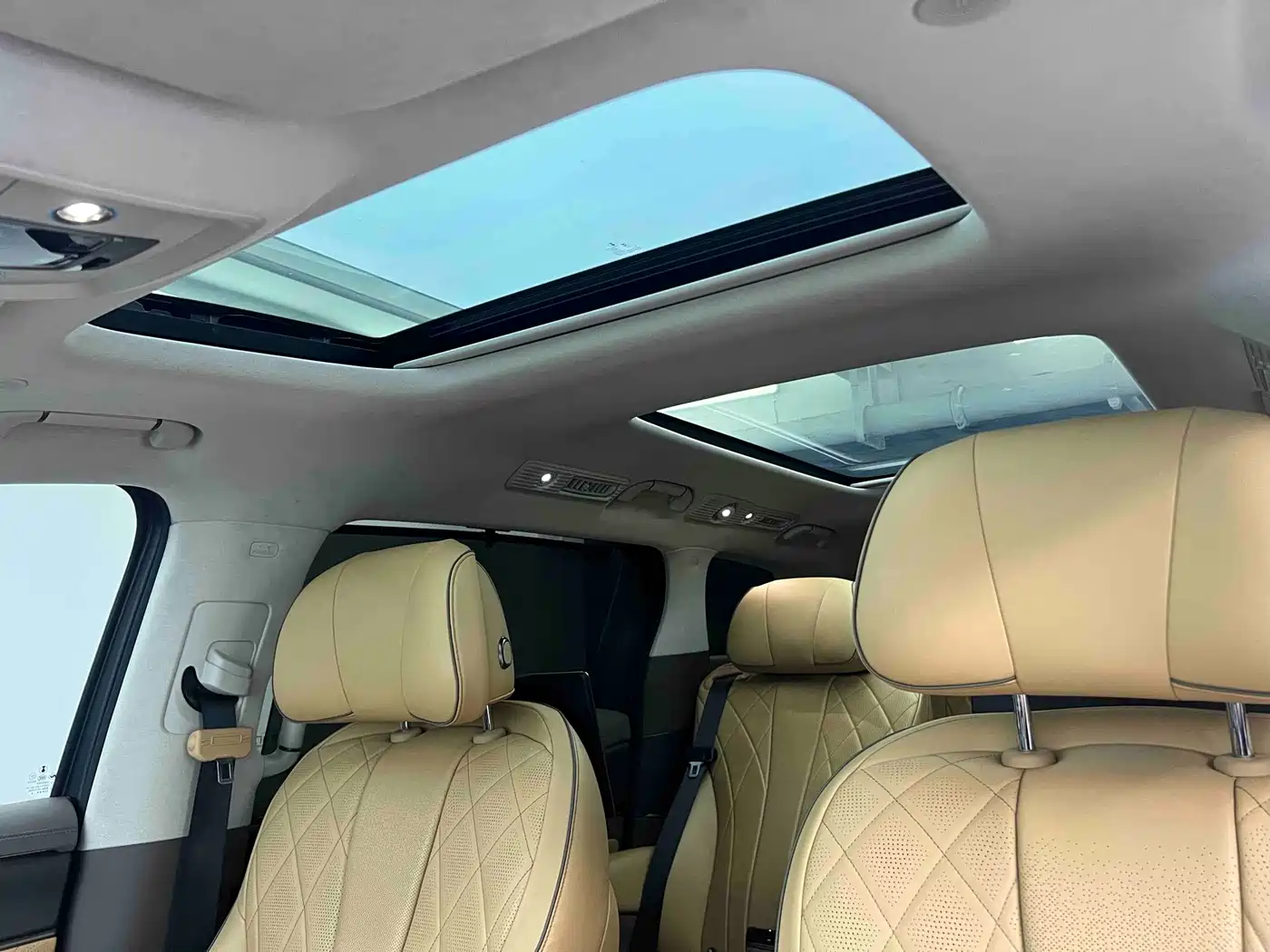 Denza D9 2022 DM-i 970 AWD Flagship фото 10
