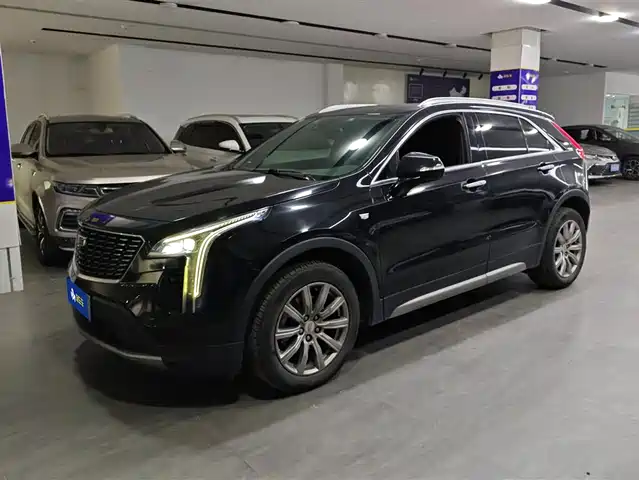 CADILLAC XT4