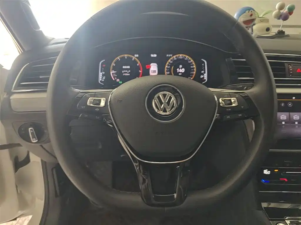 VOLKSWAGEN LINGDU