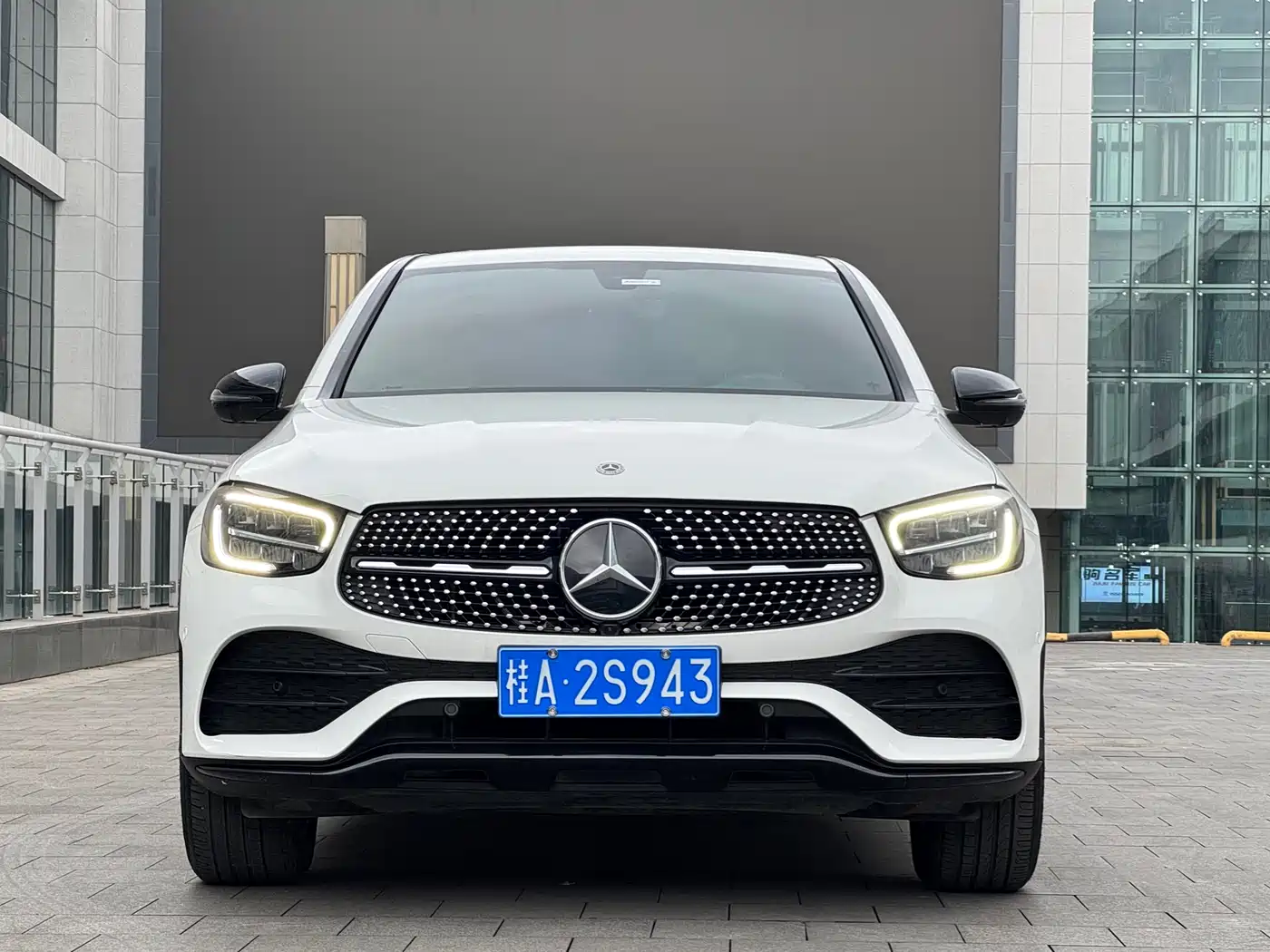 Mercedes-Benz GLC Coupe 2021 GLC 260 4MATIC Coupe SUV фото 3