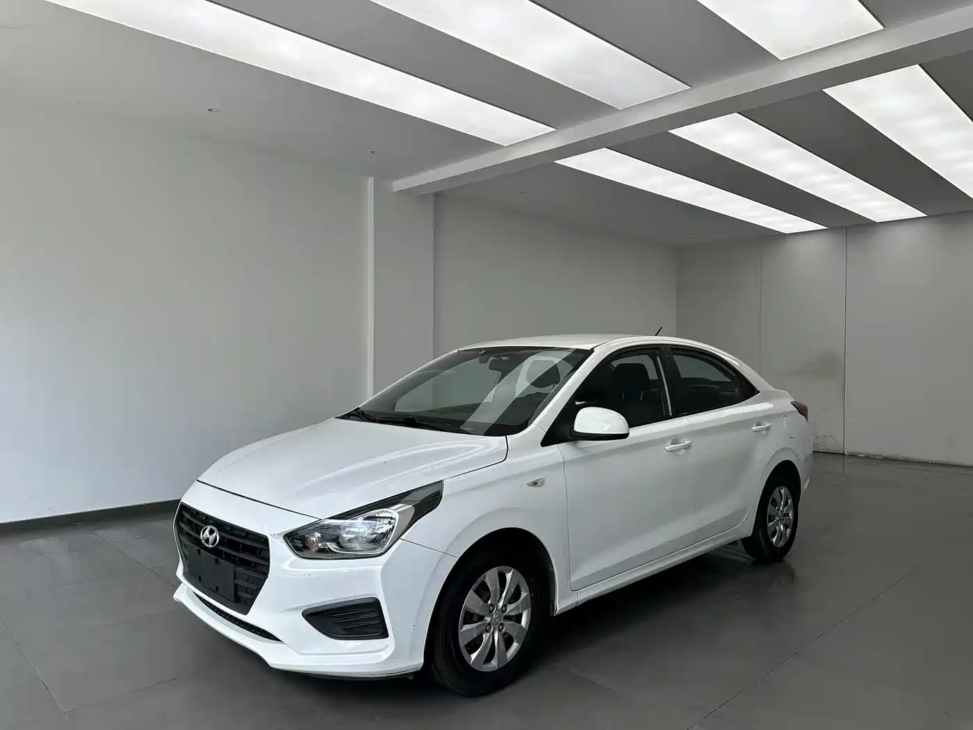 HYUNDAI RENA