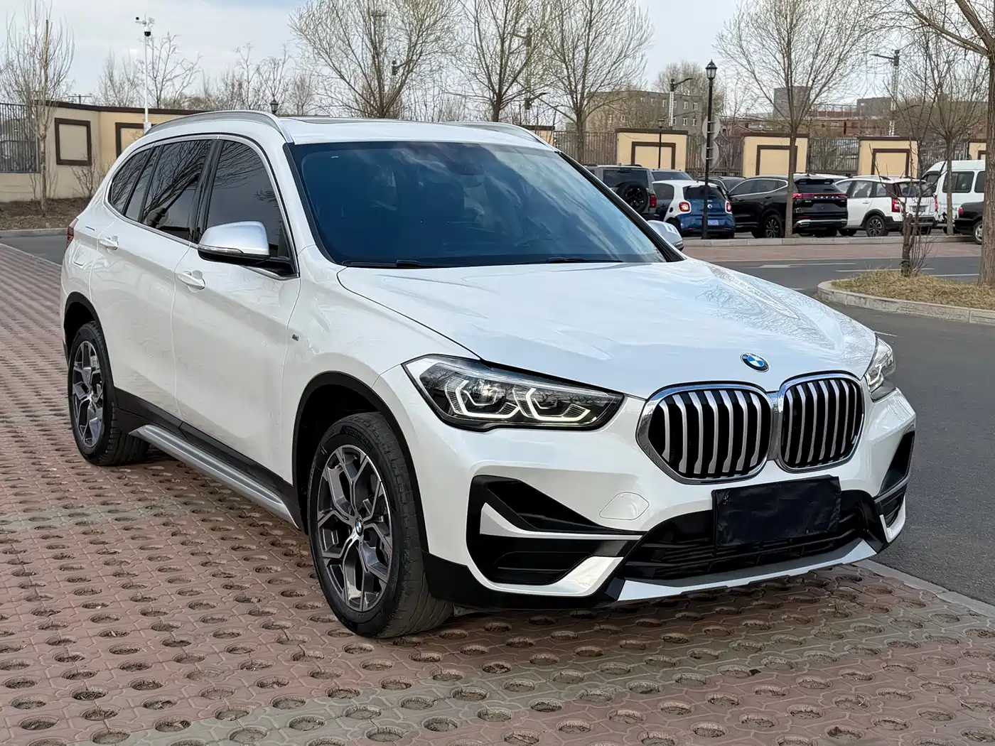 BMW X1 2022 sDrive20Li Fashion фото 2