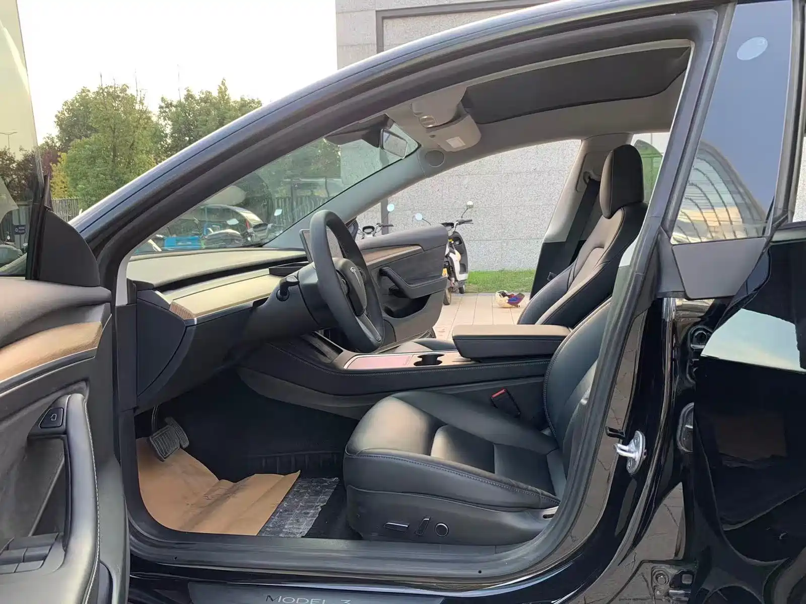 Фото 14 - Tesla Model 3