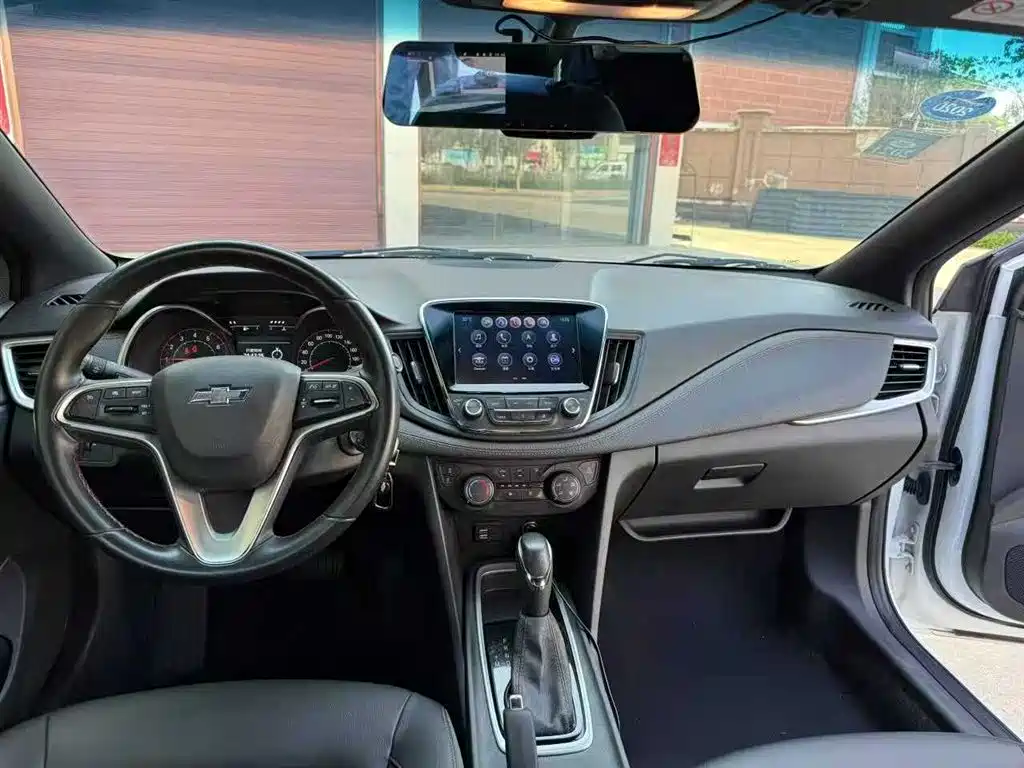 Chevrolet Monza 2019 RS 330T Auto Smooth Edition China VI фото 4