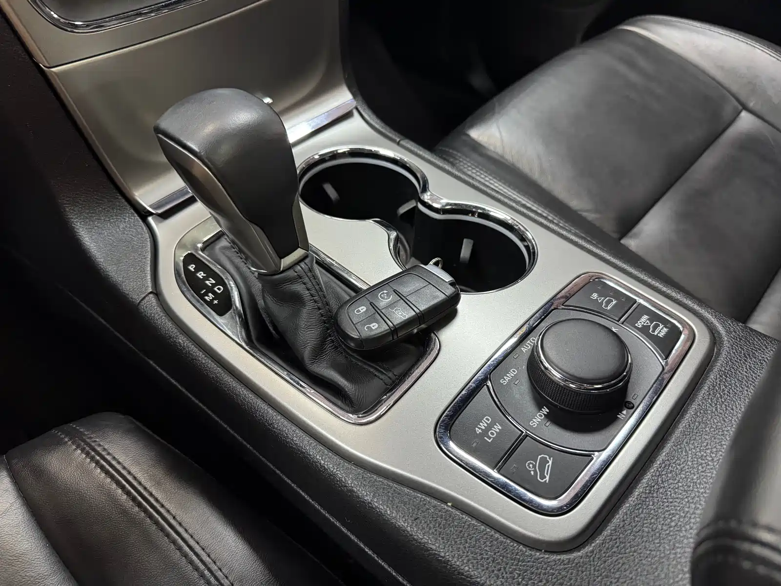 صورة 24 - Jeep Grand Cherokee (Import)