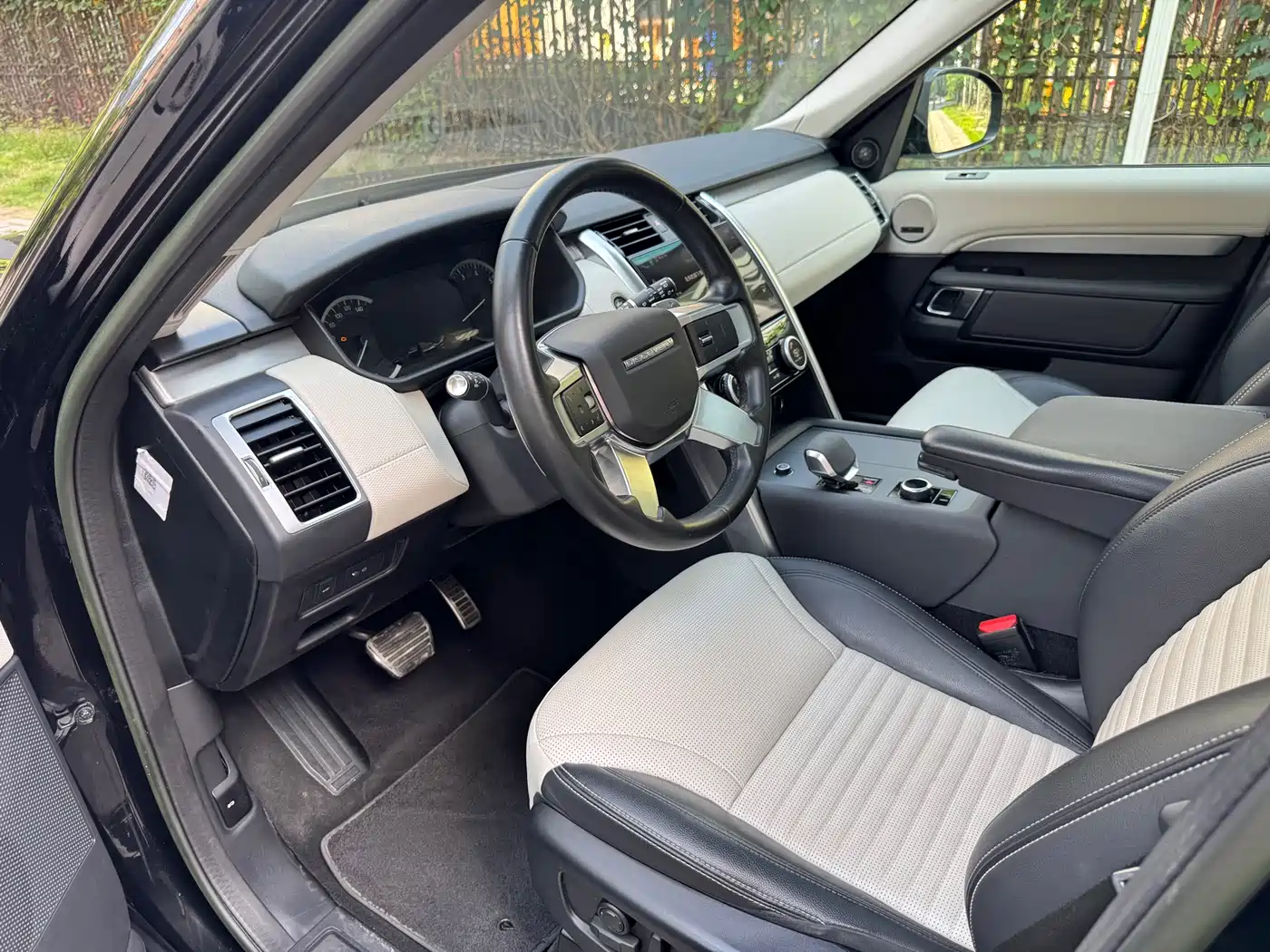 Land Rover Discovery 2023 Facelift 360PS R-Dynamic S фото 13