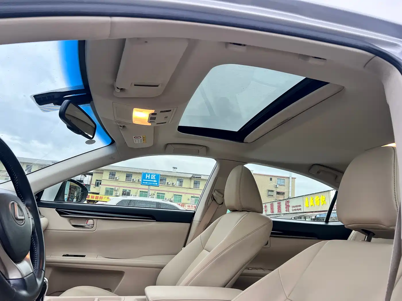 Lexus ES 2013 300h Elite Edition фото 18