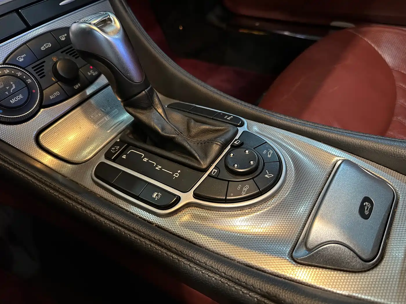 Mercedes-Benz SL-Class 2011 SL 300 Grand Edition фото 8