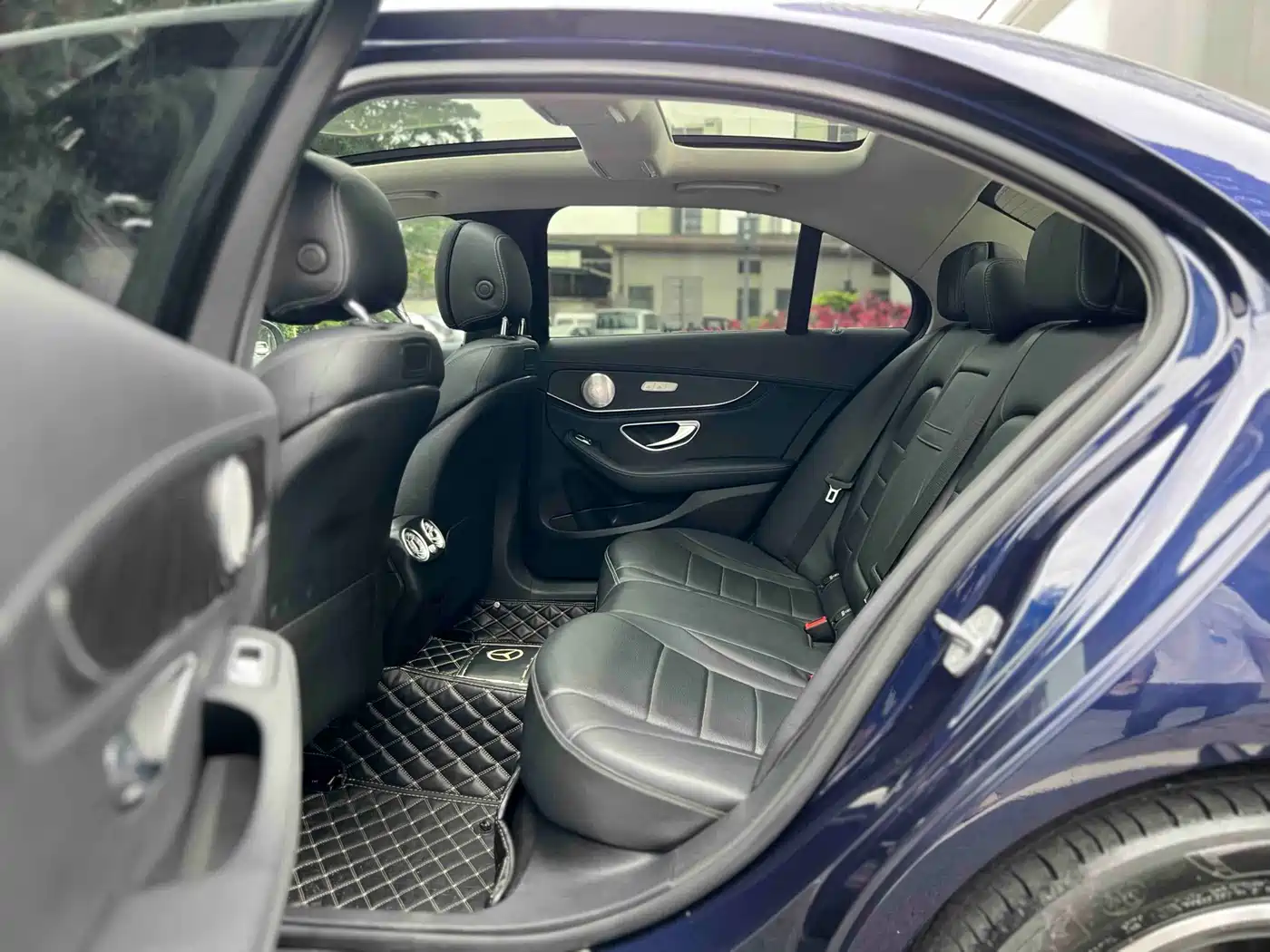 Mercedes-Benz C-Class 2017 Facelift C 200 L Sport Edition фото 14