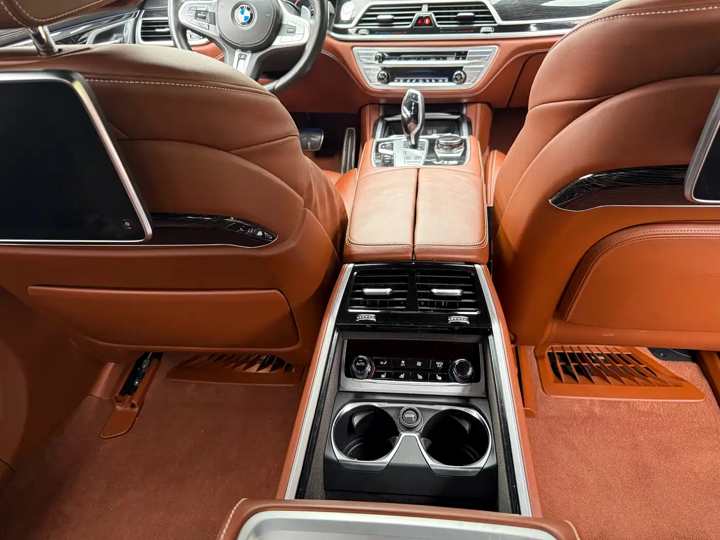 Photo 16 - BMW 7 Series