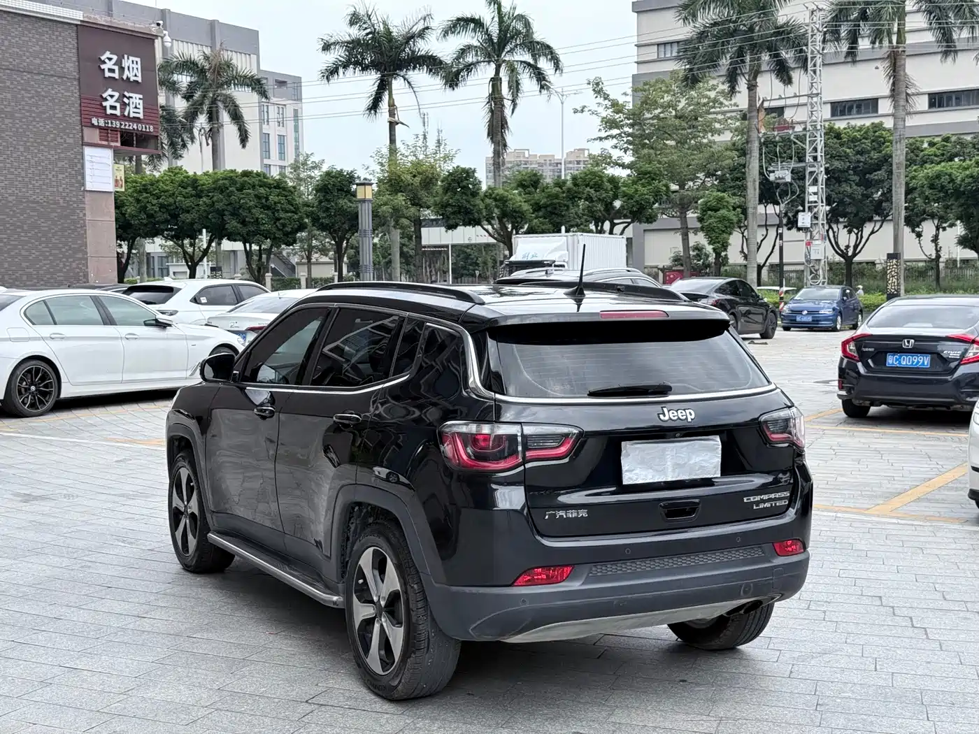 Photo 7 - Jeep Compass