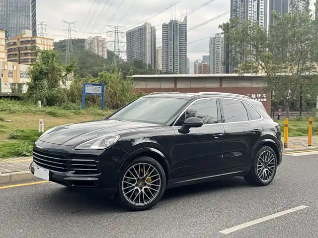 PORSCHE CAYENNE