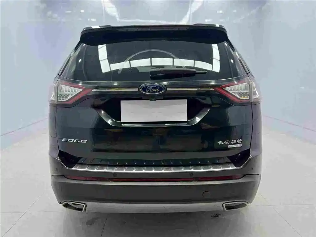 Фото 4 - Ford Edge