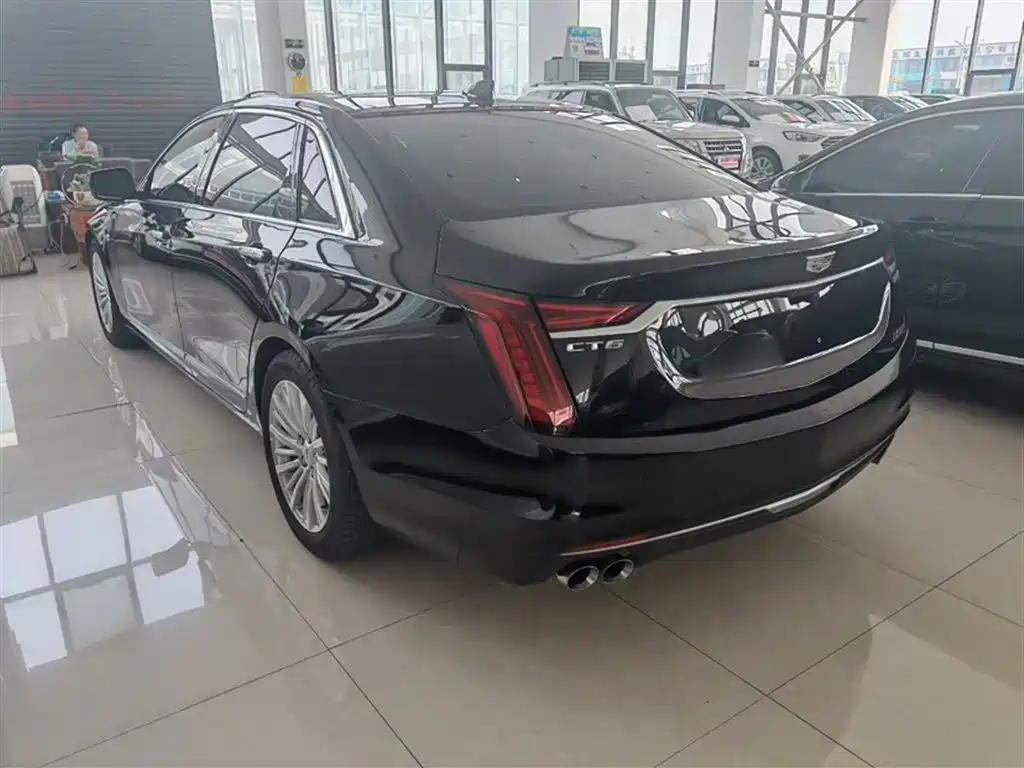 CADILLAC CT6